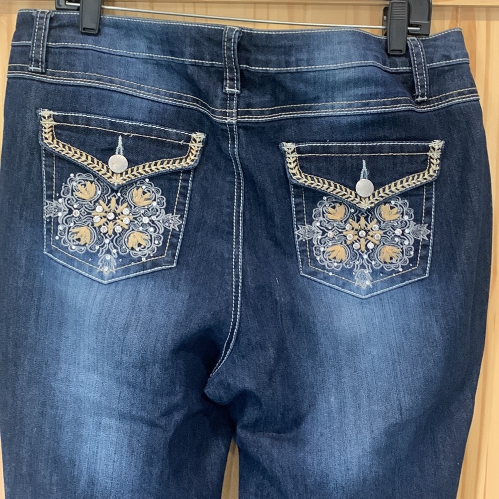 Cato Classic Fit Premium Decorative Denim Jeans. Size 16 P (621)